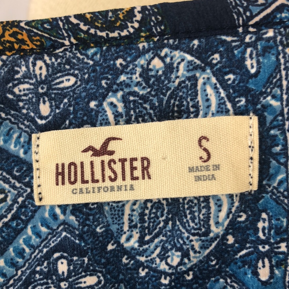 Hollister Blue Print Geometric Cami - Size Small - Picture 8 of 9